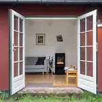 Prázdninový dům Tabetha - 25m From The Sea By Interhome *