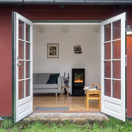 Holiday home Tabetha - 25m From The Sea By Interhome *